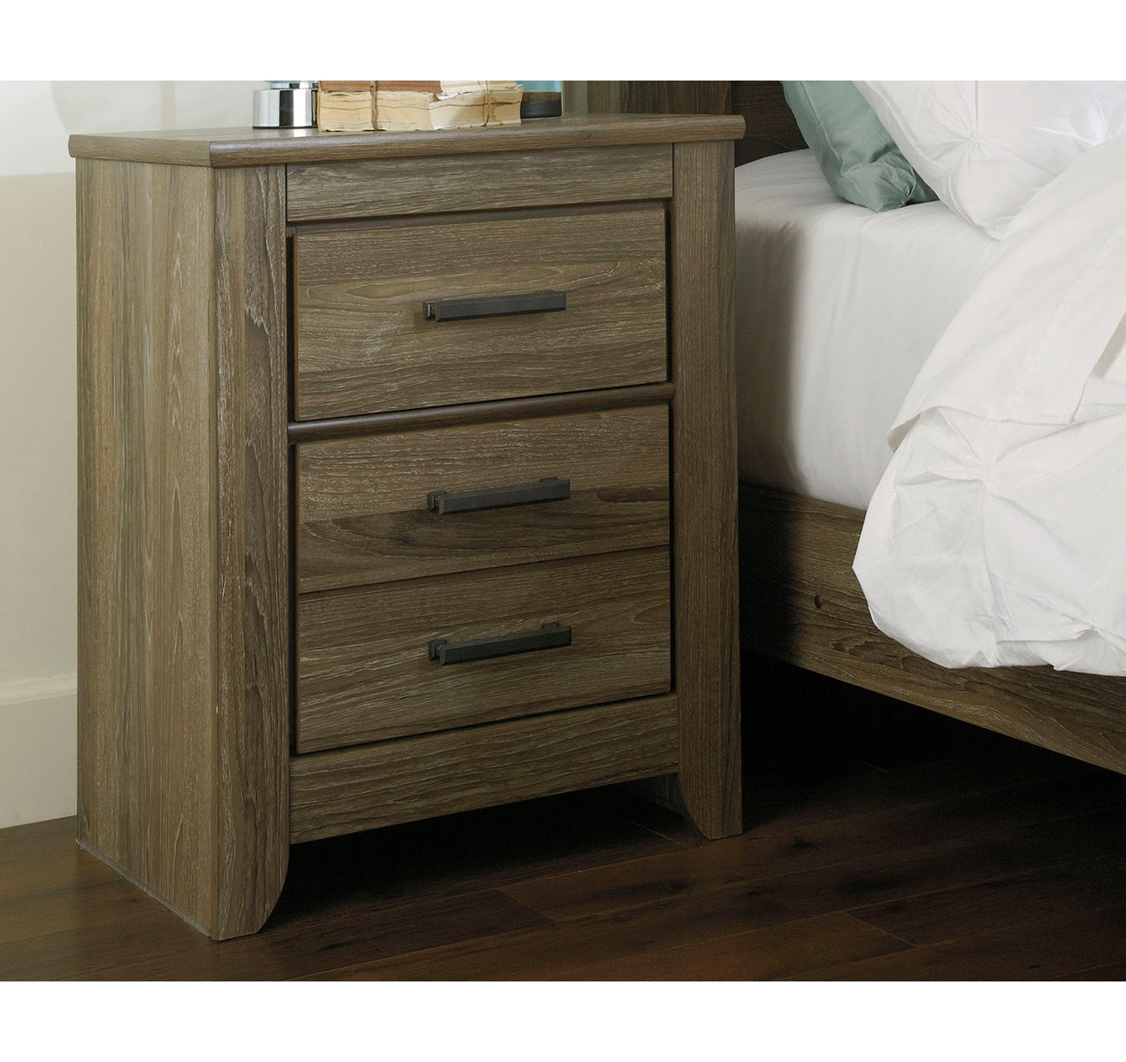 Zelen King Panel Bed with Mirrored Dresser and Nightstand