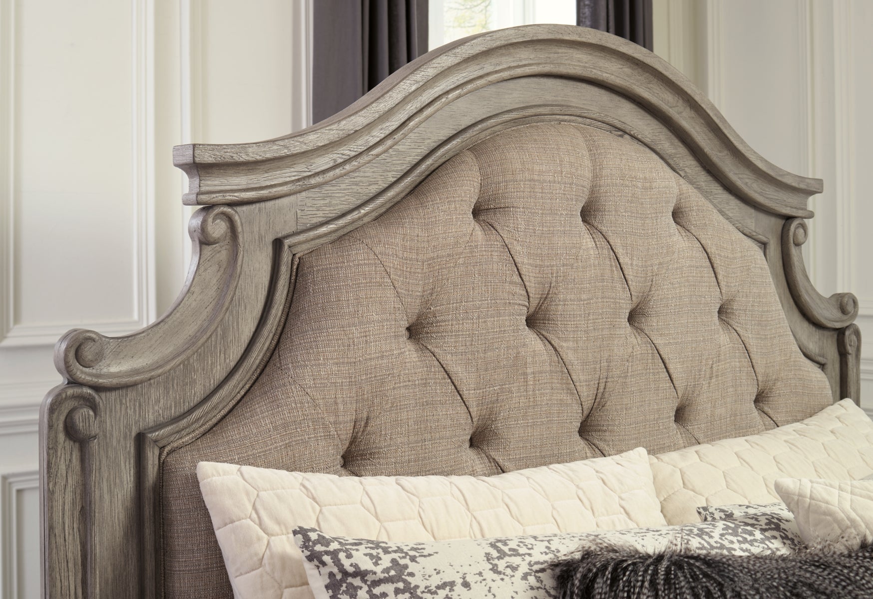 Lodenbay King Panel Bed