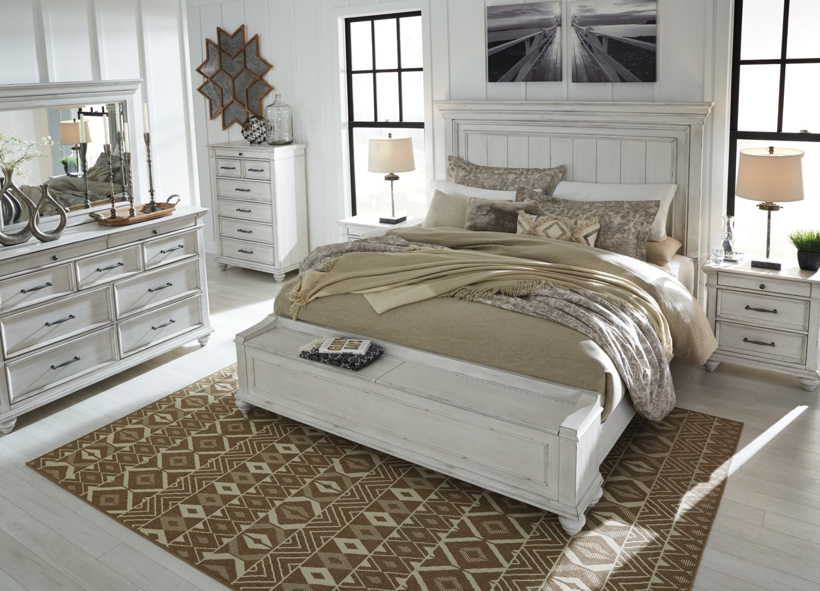 Kanwyn Queen Panel Bed with Storage Bench