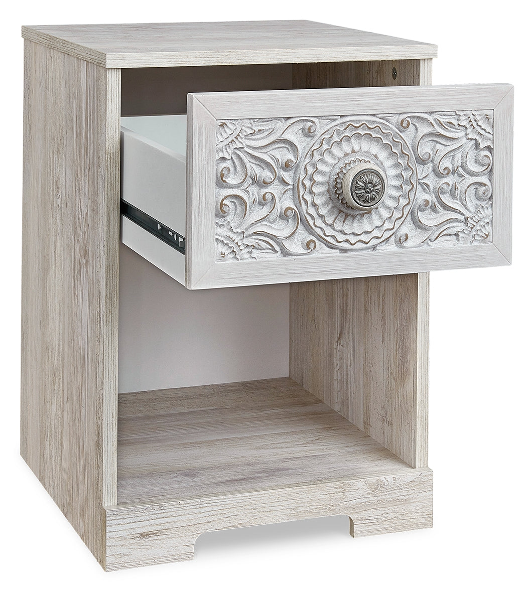 Paxberry Nightstand